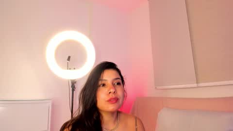 IG Yojanagomez  online show from 02.20.26