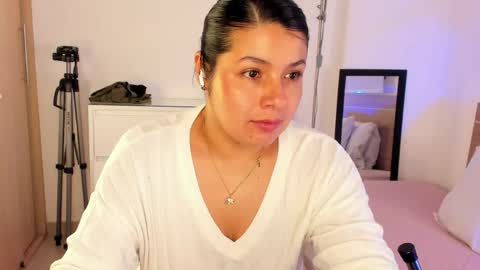 IG Yojanagomez  online show from 06.08.26