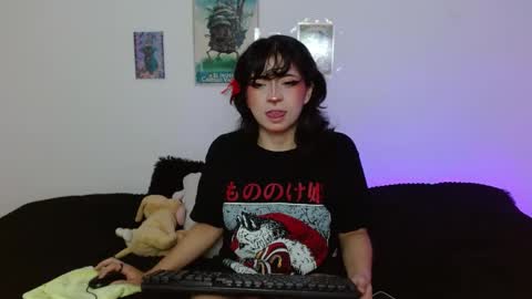 Snapshot of miadavisxx chatting on 04.10.26 Mia david online show from 04.10.26