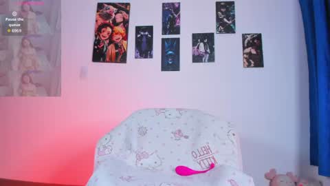 Mia Engels  online show from 07.15.26