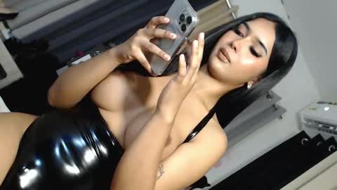 Snapshot of miafuckingwill chatting on 03.09.25 miafuckingwill online show from 03.09.25