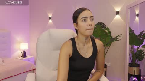 Mia Gomez online show from 10.11.25