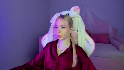 Mia online show from 10.09.25