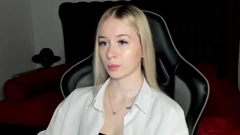 Mia online show from 12.04.25