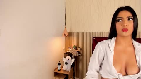 Miah and Bella online show from 10.27.25