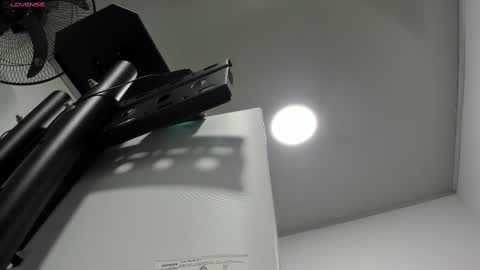 Miah Collins online show from 03.04.25