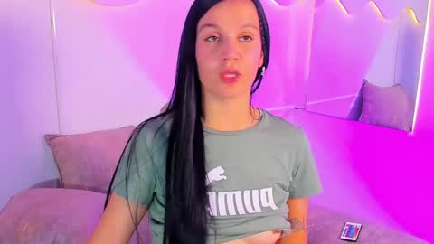 Snapshot of miahansson chatting on 05.22.26 MIA online show from 05.22.26