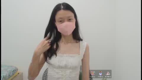 Snapshot of miahchan68 chatting on 10.12.25 miahchan68 online show from 10.12.25