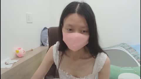 Snapshot of miahchan68 chatting on 10.18.25 miahchan68 online show from 10.18.25