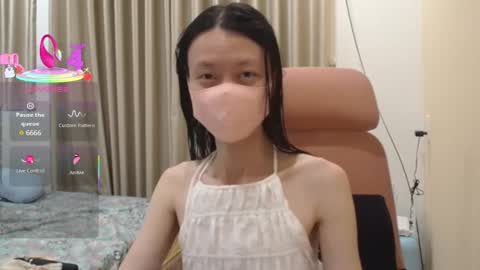 Snapshot of miahchan68 chatting on 11.14.25 miahchan68 online show from 11.14.25