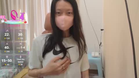 Snapshot of miahchan68 chatting on 11.15.25 miahchan68 online show from 11.15.25