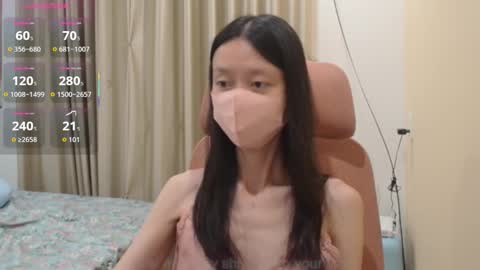 Snapshot of miahchan68 chatting on 11.28.25 miahchan68 online show from 11.28.25