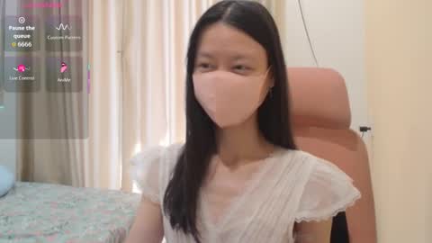 Snapshot of miahchan68 chatting on 11.29.25 miahchan68 online show from 11.29.25