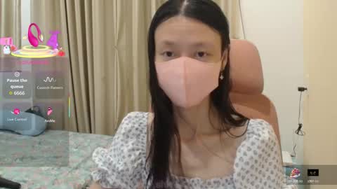 Snapshot of miahchan68 chatting on 12.14.25 miahchan68 online show from 12.14.25