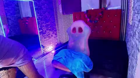 Snapshot of miahernadez303av chatting on 11.17.25 MIA VELEZ online show from 11.17.25