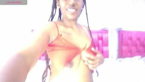 Snapshot of miahlove3x chatting on 11.11.25 MiahLove31 online show from 11.11.25