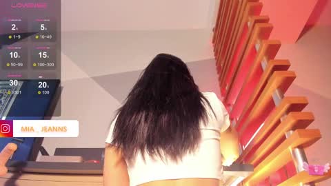 Mia online show from 02.20.25