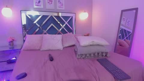 Mia Khalifa online show from 03.02.25