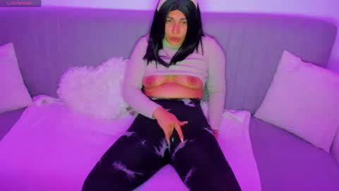 Mia Kittyy online show from 05.04.26