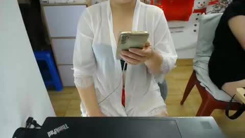 Snapshot of mialala205221 chatting on 11.30.25 Mia online show from 11.30.25