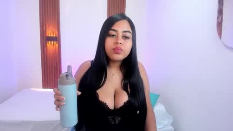 mialane3 online show from 05.17.26