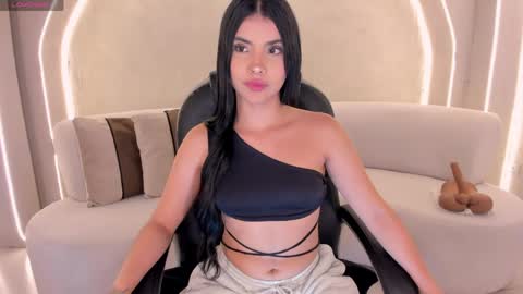 Call me Mia  online show from 04.04.26