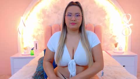 Mia online show from 02.25.26