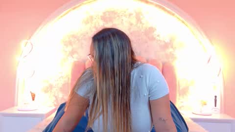 Mia online show from 03.18.26