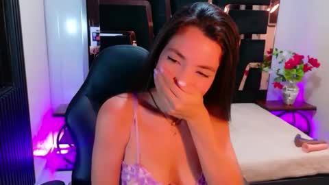 Snapshot of mialovelyn chatting on 04.05.26 mialovelyn online show from 04.05.26