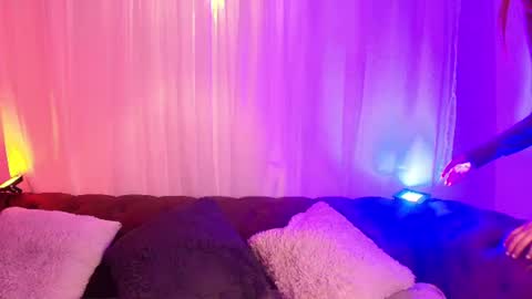 mialuxee_ online show from 07.27.26