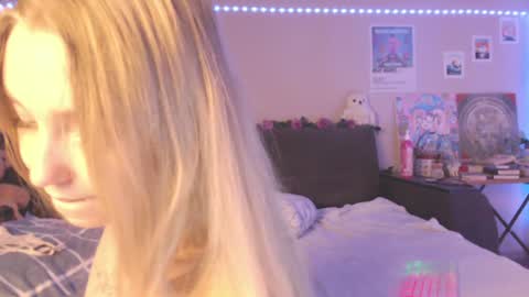 Mia online show from 12.20.24