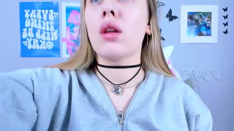 Snapshot of miamilas chatting on 01.06.25 miamilas online show from 01.06.25