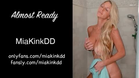 Mia online show from 10.22.25