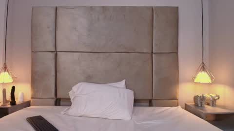 Mia  online show from 01.30.25