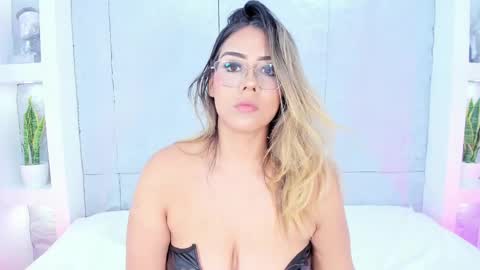 Mia Mistrex online show from 10.12.25