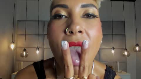 Mia Morgann online show from 02.03.25