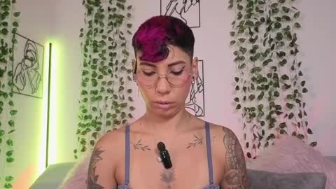 Mia Morgann online show from 05.06.26