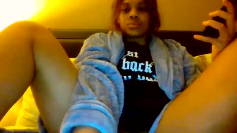 Snapshot of miamuffin8 chatting on 01.01.25 MiaMuffn online show from 01.01.25