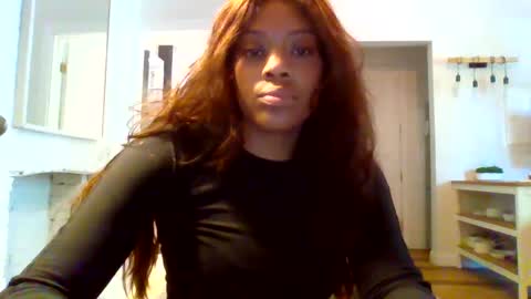 Snapshot of miamuffin8 chatting on 09.20.25 MiaMuffn online show from 09.20.25