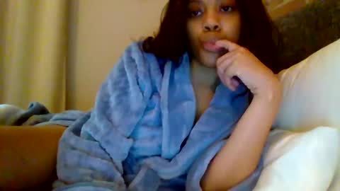 Snapshot of miamuffin8 chatting on 09.22.25 MiaMuffn online show from 09.22.25