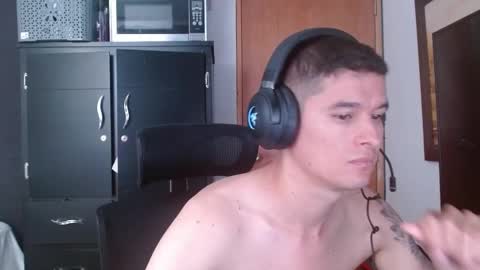 Snapshot of miaou_miaou chatting on 02.23.25 miaou_miaou online show from 02.23.25