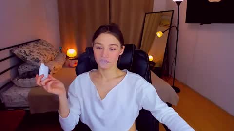 Mia online show from 02.11.25