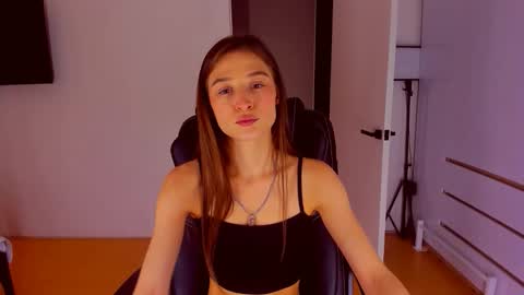 Mia online show from 10.26.25