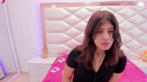 Snapshot of miaqueen021 chatting on 03.03.25 Sweetie Mia online show from 03.03.25