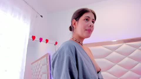 Snapshot of miaqueen021 chatting on 03.04.25 Sweetie Mia online show from 03.04.25