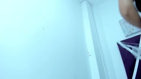 Mia Quevedo online show from 10.29.25