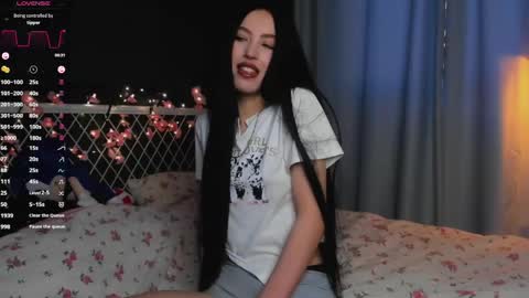 Snapshot of miarielle chatting on 06.06.26 Liz online show from 06.06.26