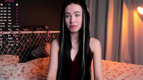 Snapshot of miarielle chatting on 07.12.26 Liz online show from 07.12.26