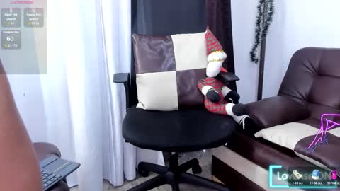 Snapshot of miarobertsmilf chatting on 11.27.25 Mia Milf online show from 11.27.25