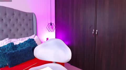 Mia Romanove online show from 02.07.25